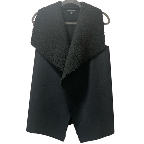 Signature Studio Jackets & Blazers - Signature Studio Size Small Black Fuzzy Sweater Vest